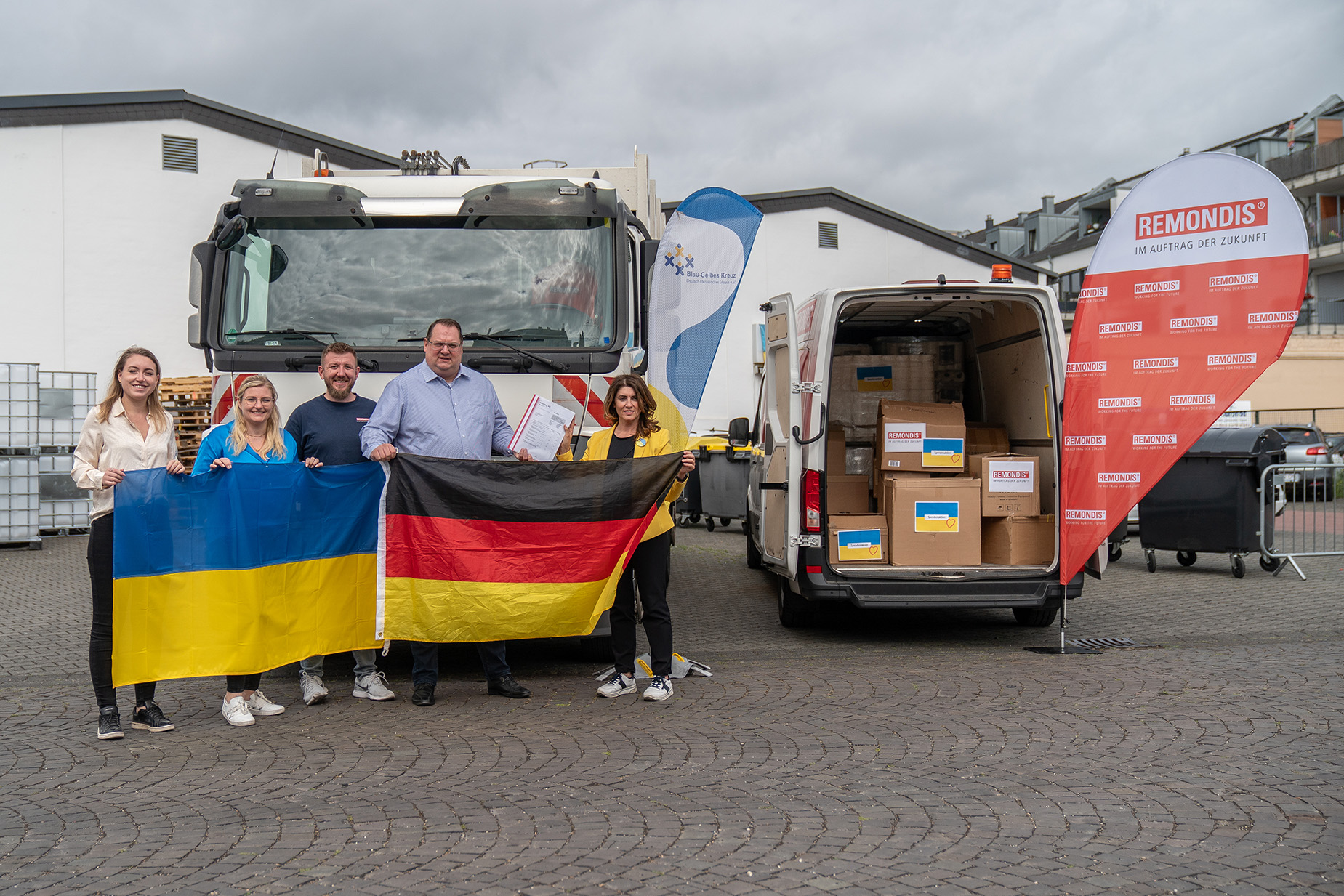 Übergabe der Spenden an das Blau-Gelbe-Kreuz e.V. in Köln