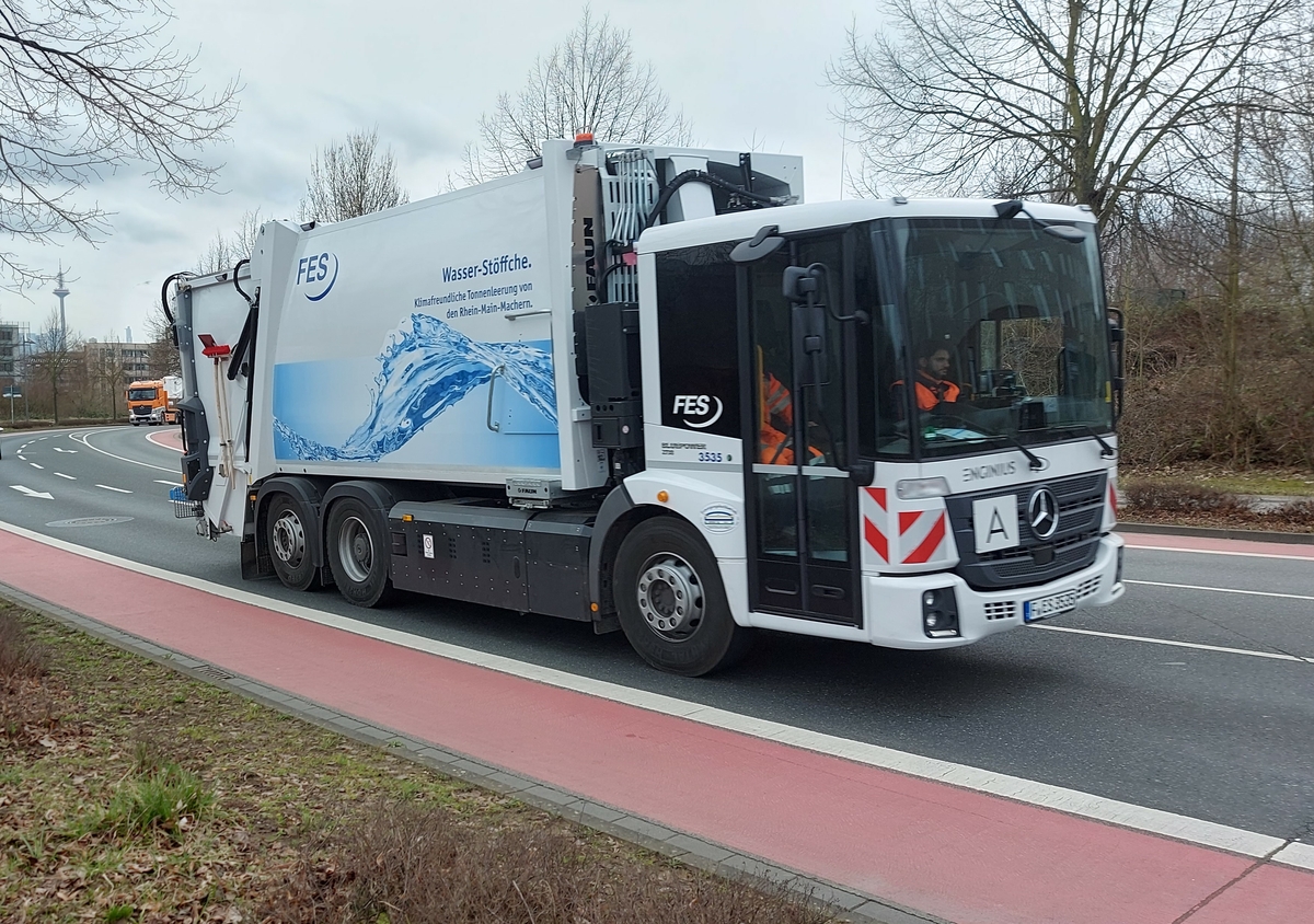 Brennstoffzellen-Sammelfahrzeug auf Tour in Frankfurt am Main